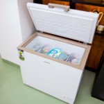 Geepas 250L High-Efficiency Chest Freezer (GCF2506WAH) - Image 6